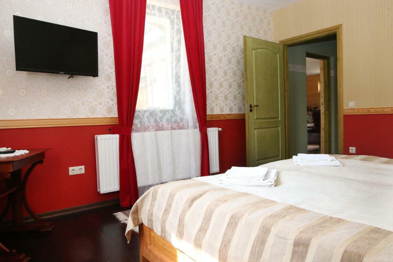 Hotel Sasfeszek Vendeghaz Zirc Zewnętrze zdjęcie