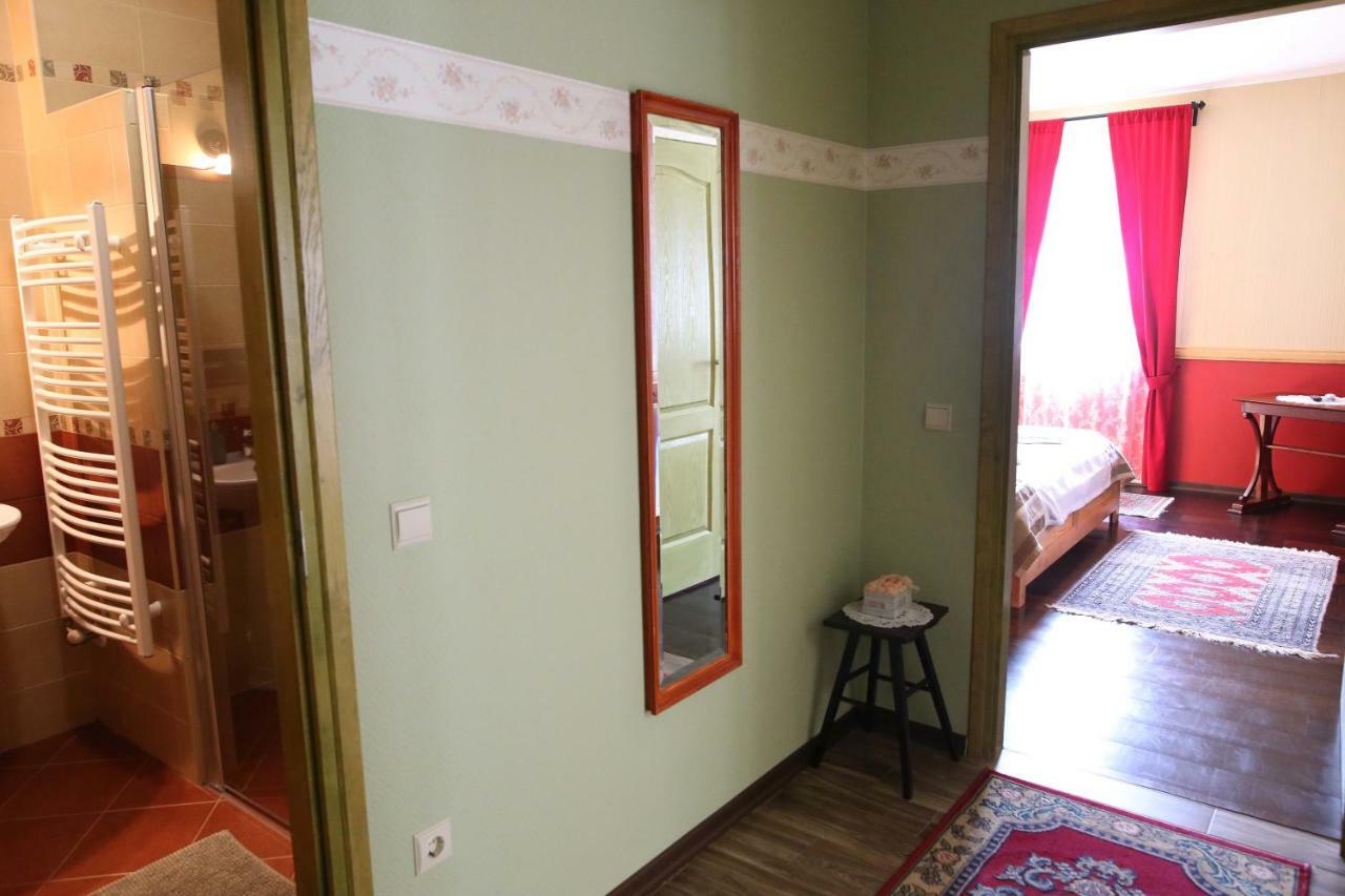 Hotel Sasfeszek Vendeghaz Zirc Zewnętrze zdjęcie