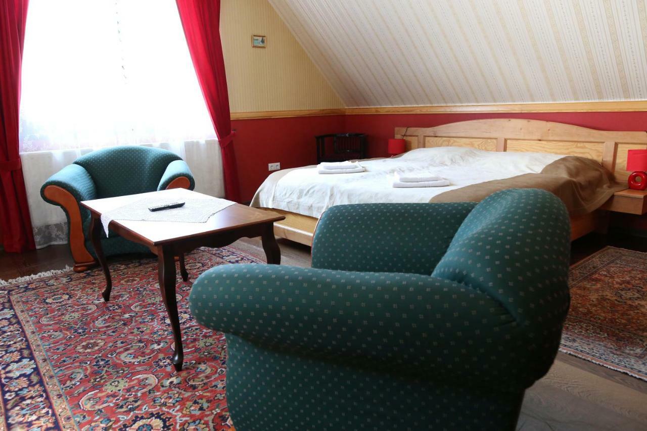 Hotel Sasfeszek Vendeghaz Zirc Zewnętrze zdjęcie