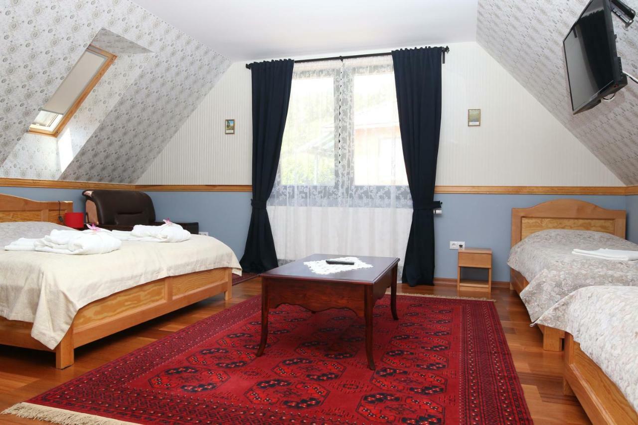 Hotel Sasfeszek Vendeghaz Zirc Zewnętrze zdjęcie